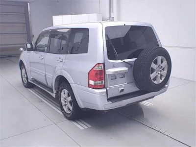 MITSUBISHI PAJERO 2