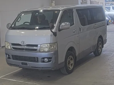 TOYOTA HIACE