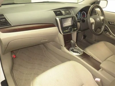TOYOTA PREMIO