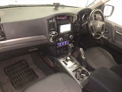 MITSUBISHI PAJERO