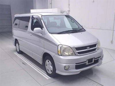 TOYOTA HIACE REGIUS