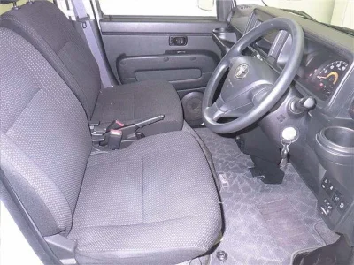 TOYOTA PIXIS VAN