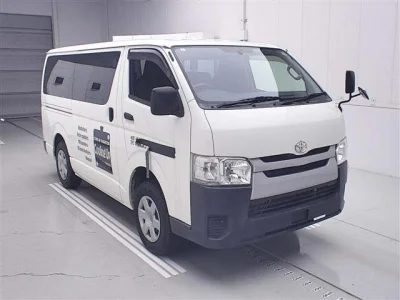 TOYOTA REGIUS ACE VAN