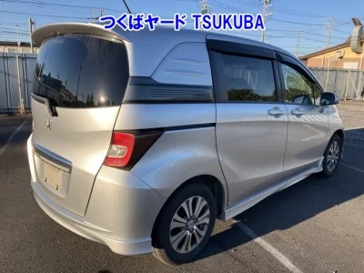 HONDA FREED SPIKE