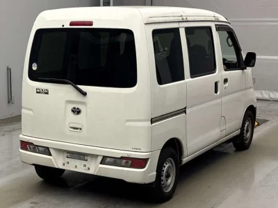 TOYOTA PIXIS VAN
