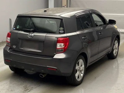 TOYOTA IST