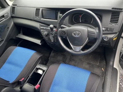 TOYOTA ISIS