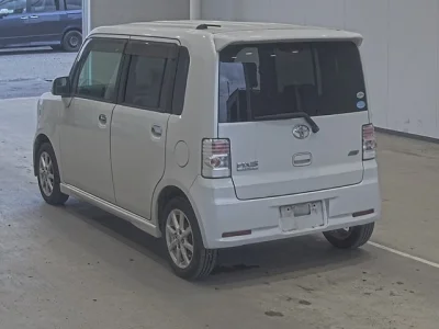 TOYOTA PIXIS SPACE