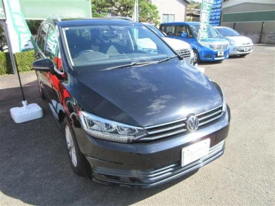 VOLKSWAGEN GOLF TOURAN
