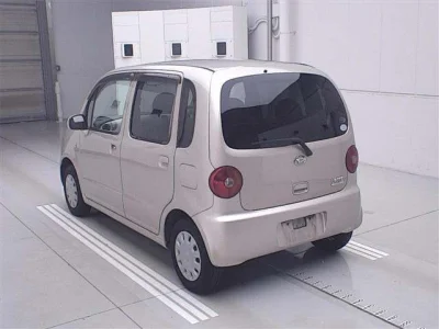 DAIHATSU MOVE LATTE