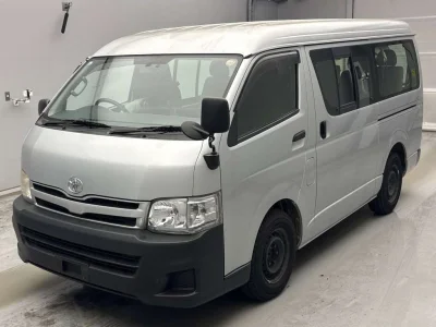 TOYOTA HIACE
