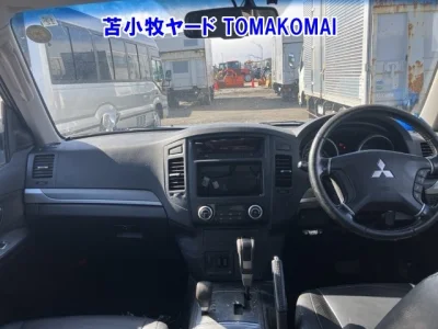MITSUBISHI PAJERO