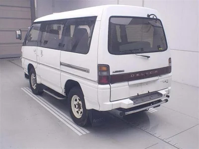 MITSUBISHI DELICA WAGON
