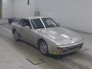 PORSCHE 944
