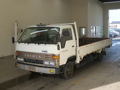 TOYOTA DYNA