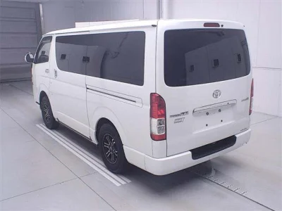 TOYOTA REGIUS ACE VAN