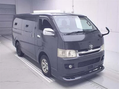TOYOTA HIACE