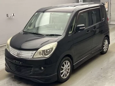 MITSUBISHI DELICA D2