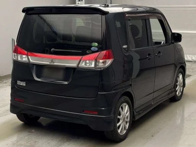 MITSUBISHI DELICA D2