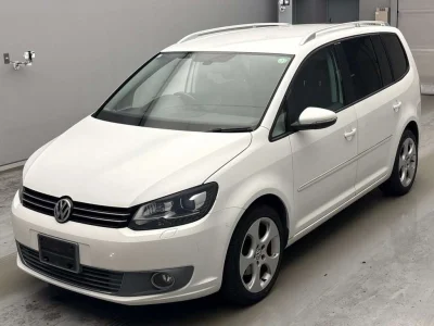VOLKSWAGEN GOLF TOURAN