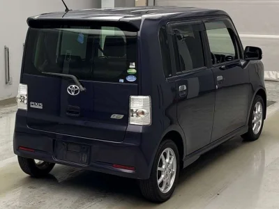 TOYOTA PIXIS SPACE