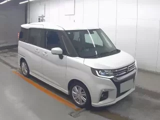 MITSUBISHI DELICA D2