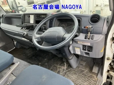 MITSUBISHI CANTER