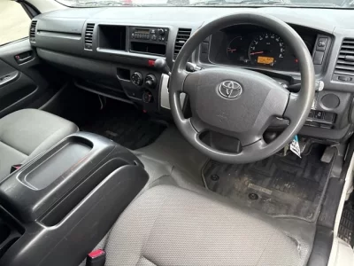 TOYOTA HIACE
