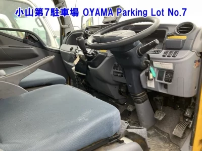 MITSUBISHI CANTER