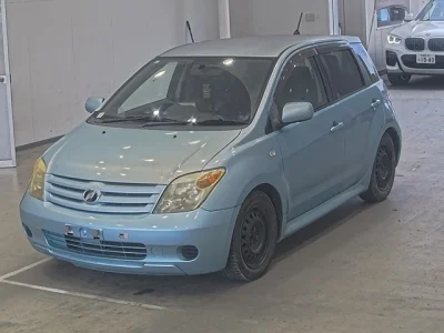 TOYOTA IST