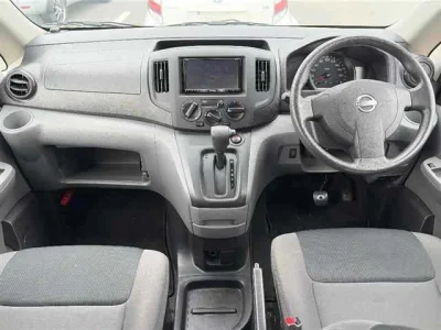 NISSAN NV200