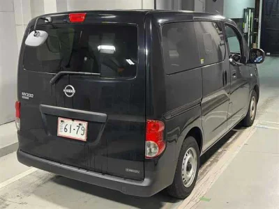 NISSAN NV200
