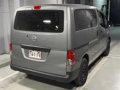 NISSAN NV200