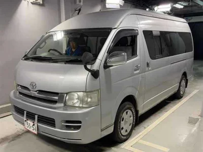 TOYOTA HIACE