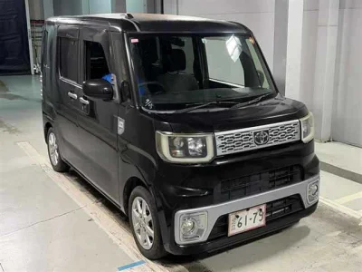 TOYOTA PIXIS MEGA