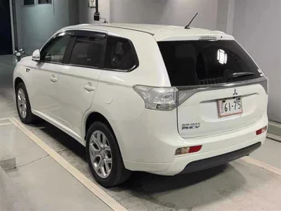 MITSUBISHI OUTLANDER PHEV