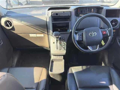 TOYOTA JPN TAXI 3