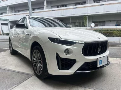 MASERATI LEVANTE 4