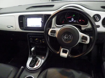 VOLKSWAGEN THE BEETLE 3