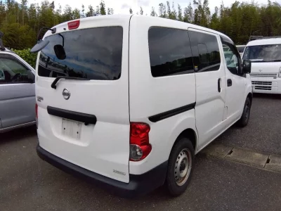NISSAN NV200