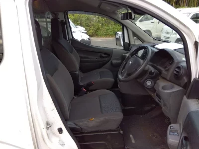 NISSAN NV200