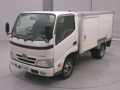 TOYOTA DYNA