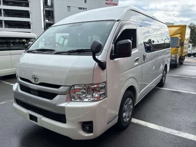TOYOTA HIACE