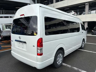 TOYOTA HIACE