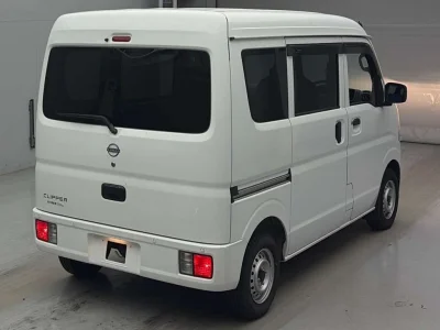 NISSAN CLIPPER VAN