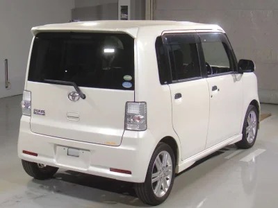 TOYOTA PIXIS SPACE