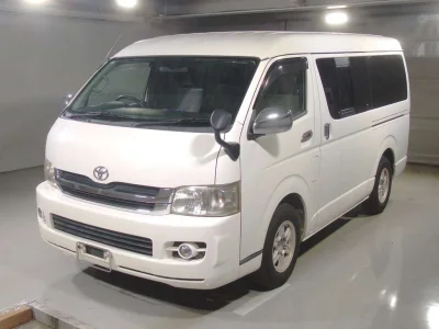 TOYOTA HIACE