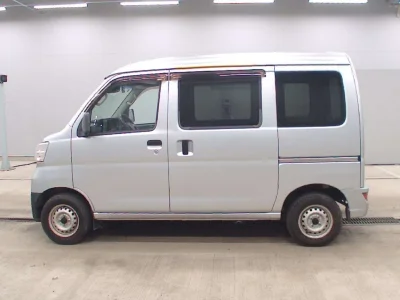 TOYOTA PIXIS VAN