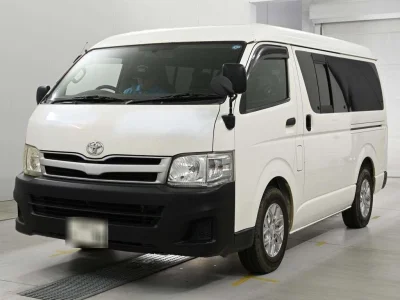TOYOTA HIACE