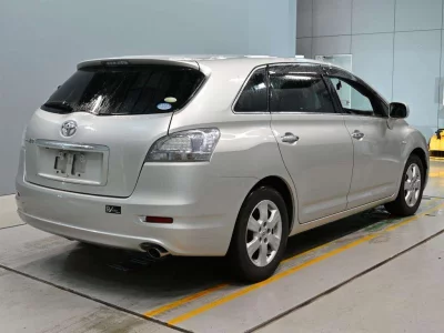 TOYOTA MARK X ZIO